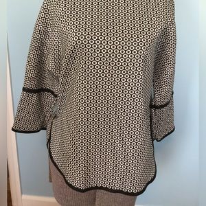 Looks like black and white daisy’s